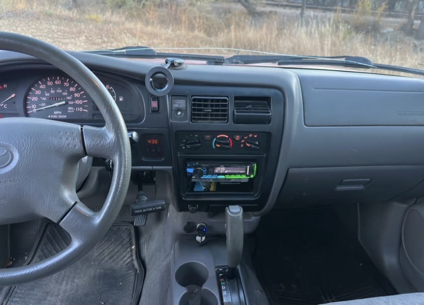 2001 TOYOTA TACOMA - Image 9
